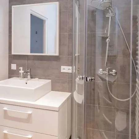 Intimate On The Old Town By Apart Service *