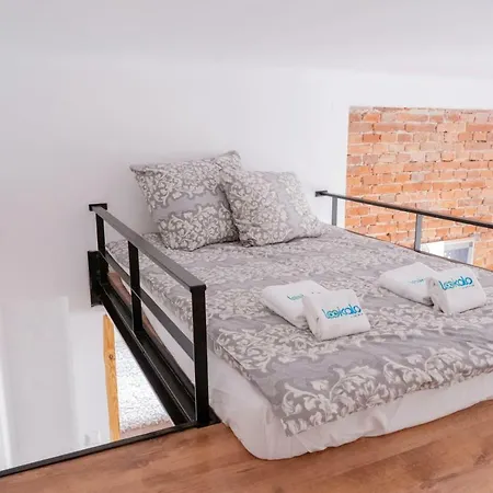 Intimate On The Old Town By Apart Service *